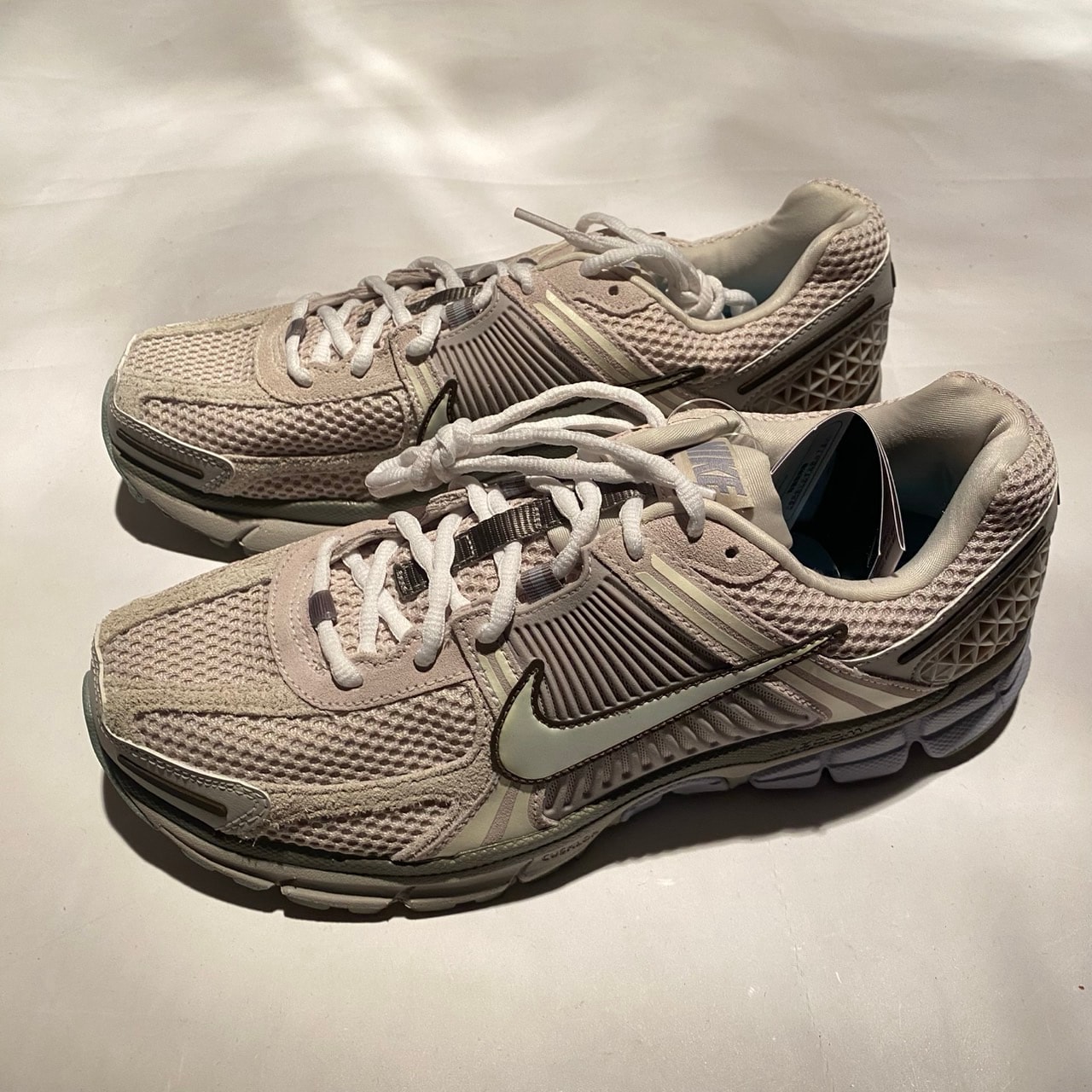 Nike Zoom Vomero 5 SE "Light Ore Wood Brown/Dark Stucco/Light Pumice"