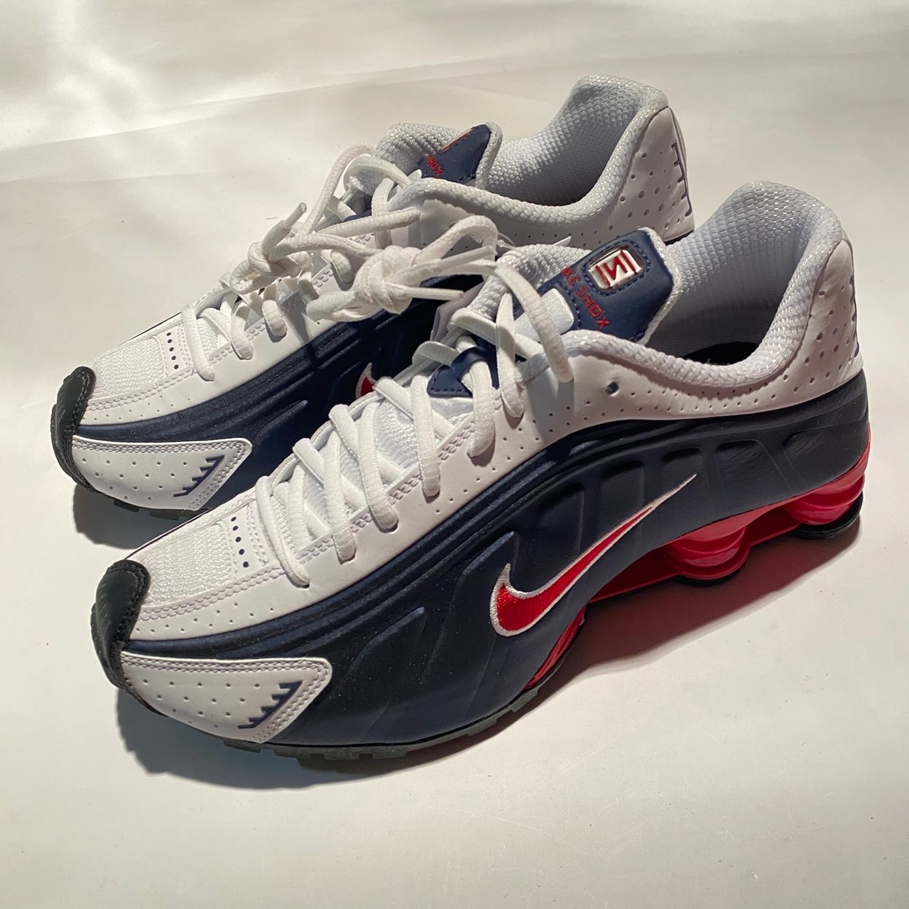 ナイキ ショックス R4 "USA"