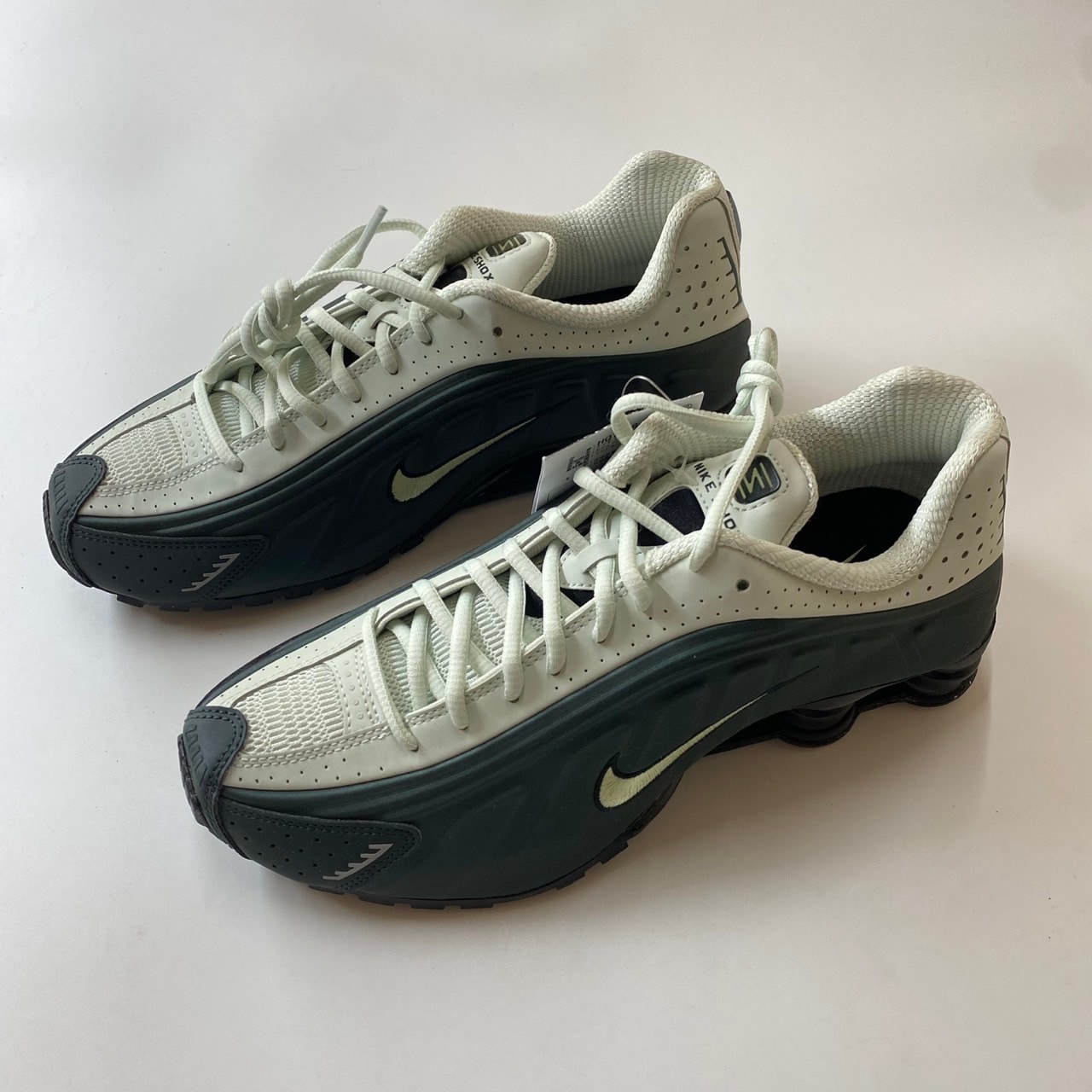 Nike Shox R4 "Black Spruce"