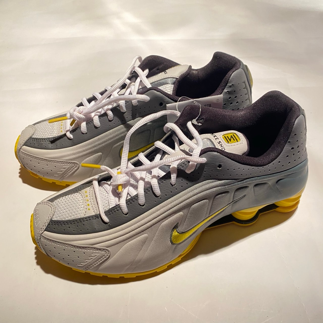 Nike Shox R4 "Bright Citron"