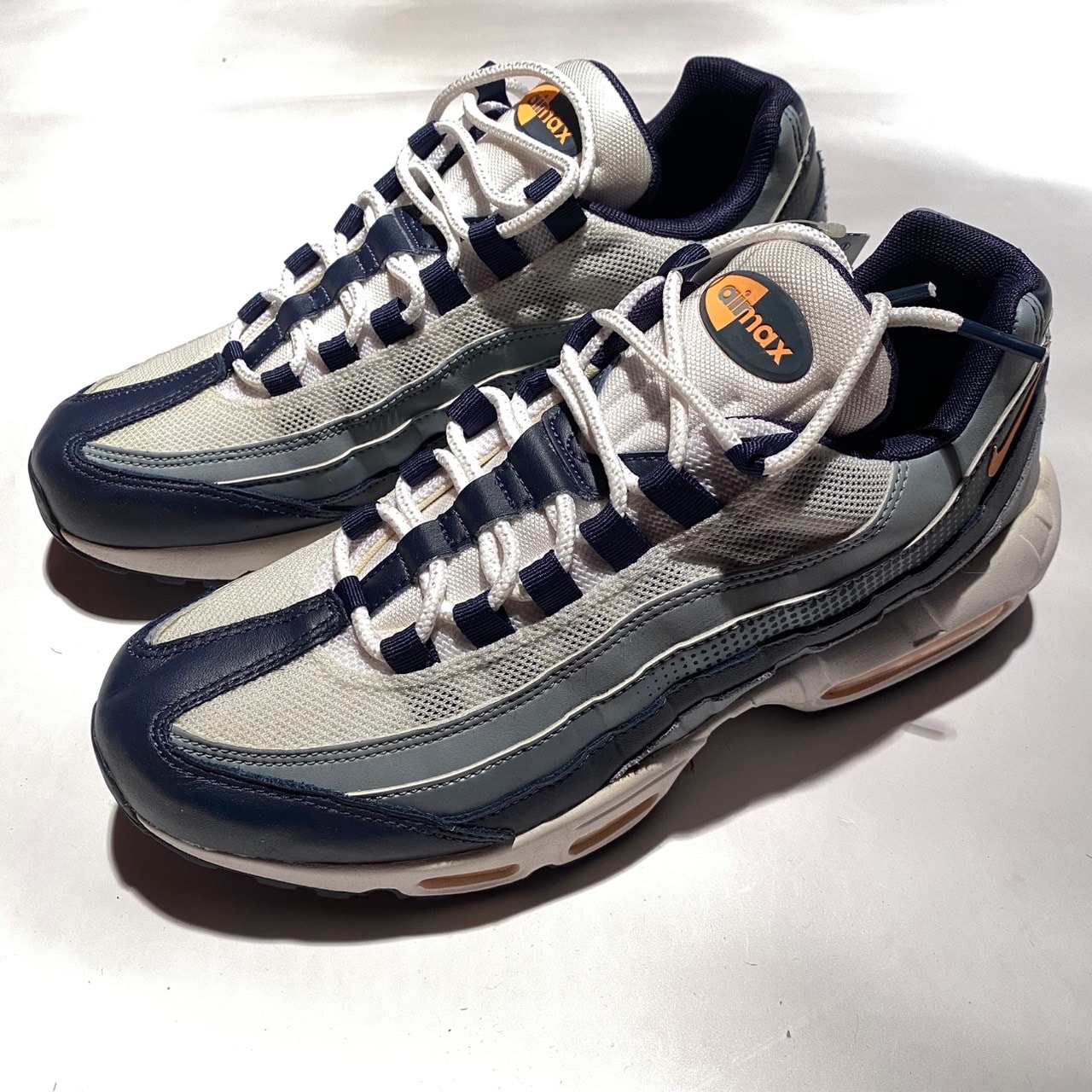 ナイキ エアマックス95 "ミッドナイトネイビー/レーサーオレンジ"