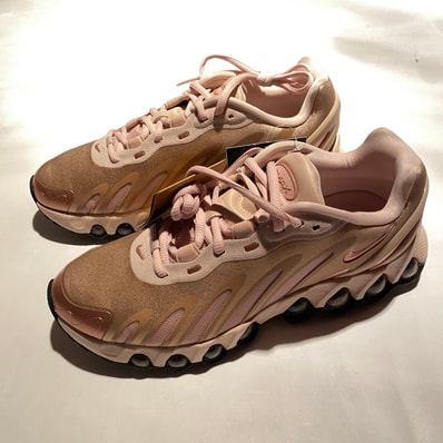 Nike Women's Air Max DN8 "Rose Gold"
