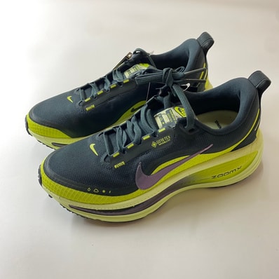 Nike Women's Vomero 18 GORE-TEX "Seaweed/Light Liquid Lime/Cyber/Seaweed"