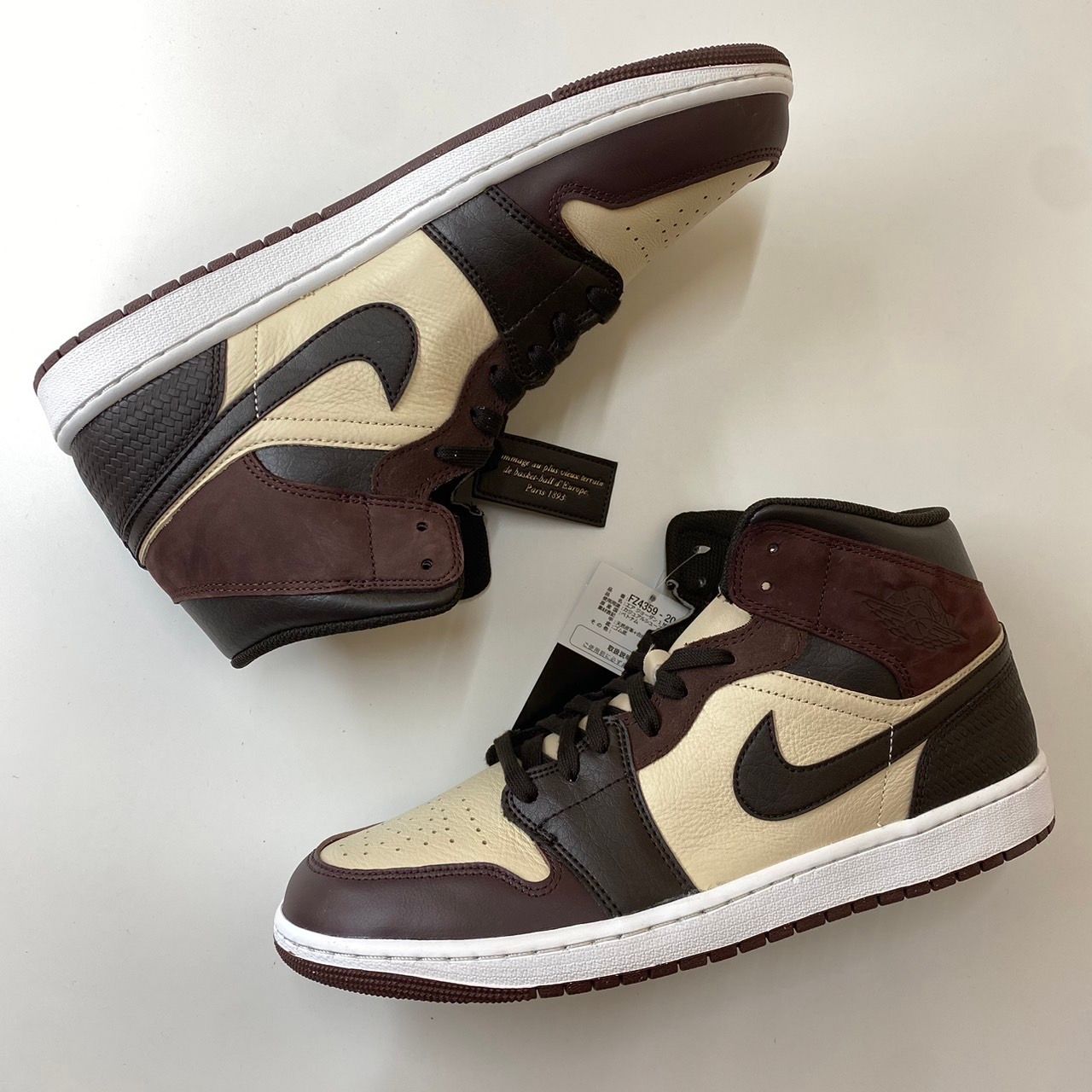 Nike Air Jordan 1 Mid SE "Paris YMCA"