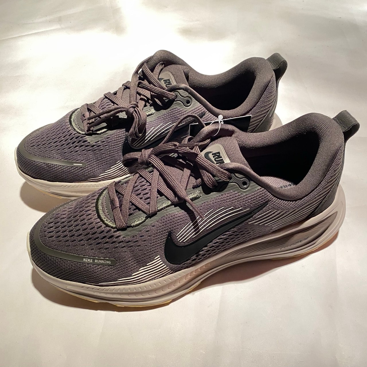 Nike GS Vomero 18 "Medium Ash/College Grey/Pale Ivory/Black"