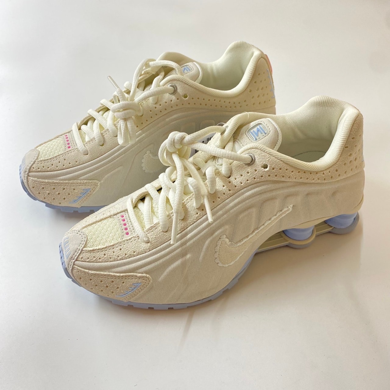 Nike Women's Shox R4 SE "Pale Ivory/Light Orewood Brown/Celestine Blue/Sail"