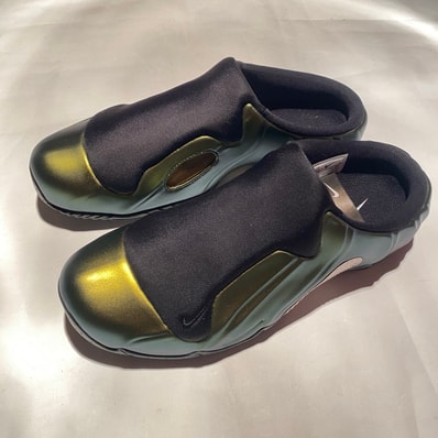 Nike Clogposite "Black and Metallic Gold"