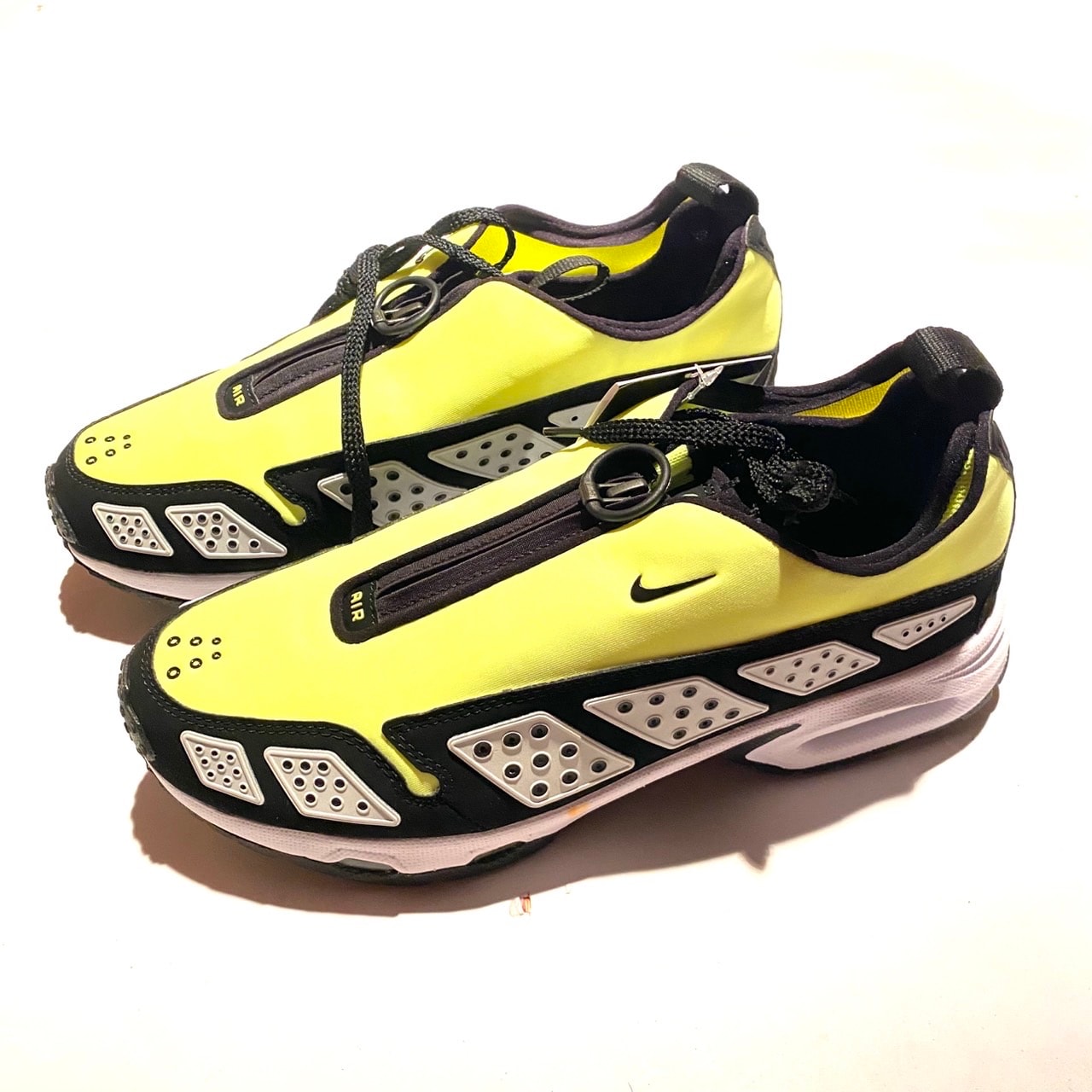 Nike Women's Air Max SNDR "Volt and Black"