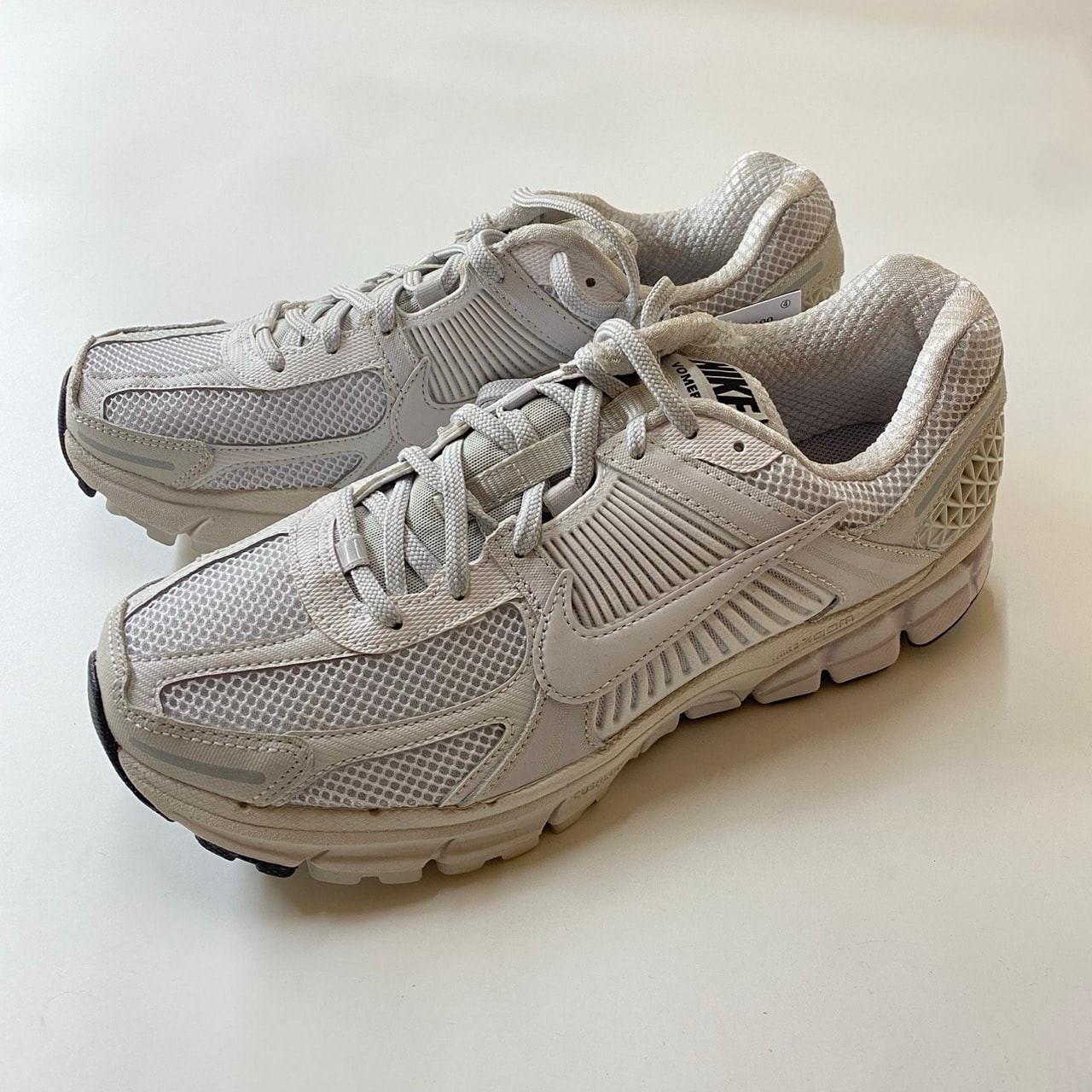 Nike Women's Zoom Vomero 5 "White/Black/Sail/Bust Gray"