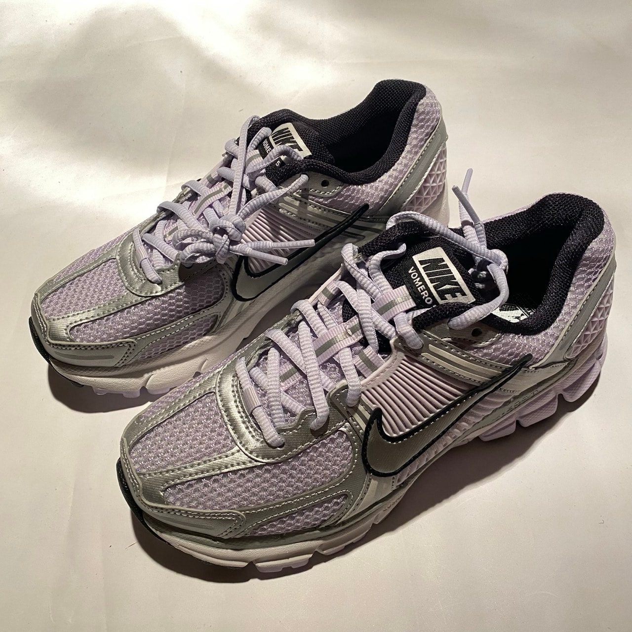 Nike Women's Zoom Vomero 5 "Barely Grape/Photon Dust/Summit White/Metallic Silver"
