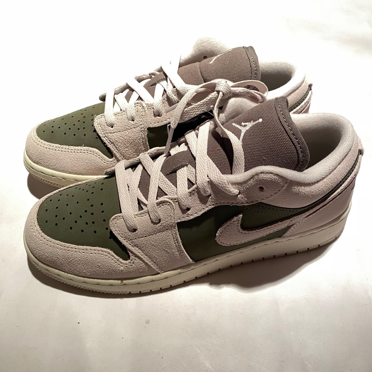 Nike GS Jordan 1 Low SE "Medium Olive"
