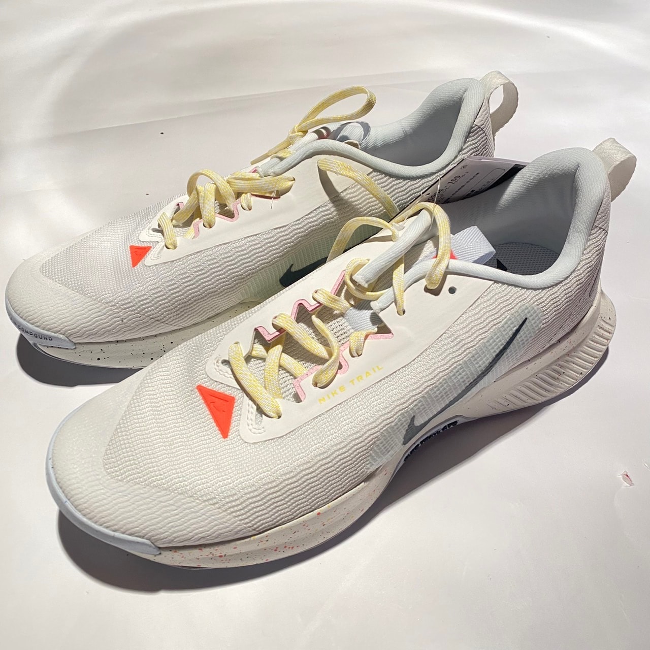 Nike Juniper Trail 3 "Summit White/Pure Platinum/Magic Ember/Armory Navy"