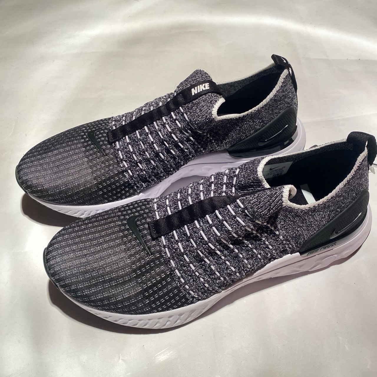Nike Women's React Phantom Run Flyknit 2 "Black/White"