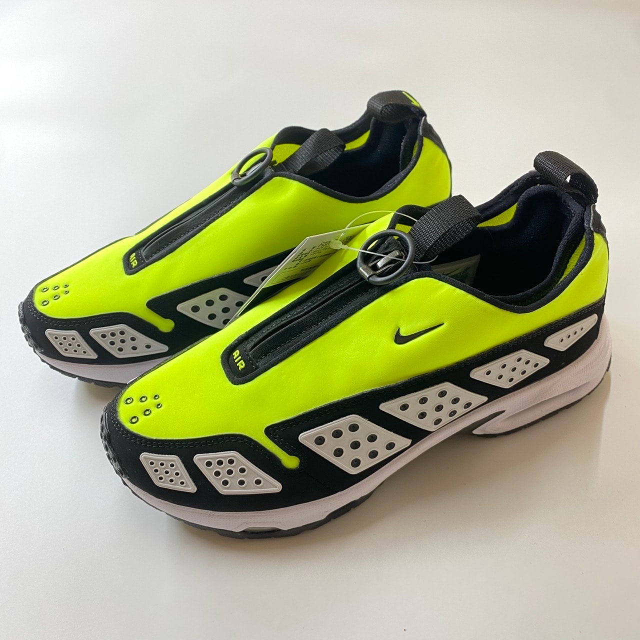 ナイキ ウィメンズ エアマックスサンダー "ボルト アンド ブラック"