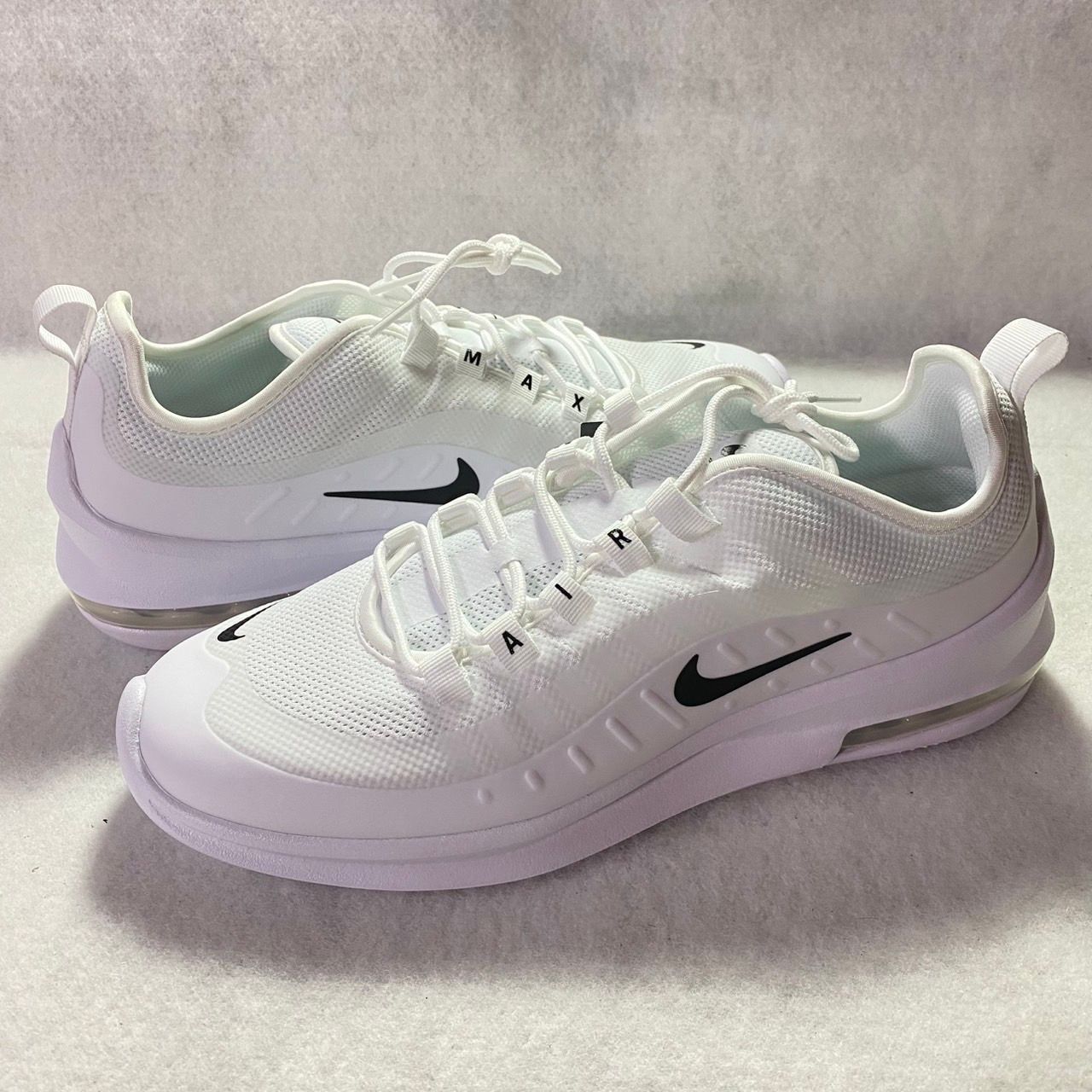 Nike Air Max Axis "White/Black"