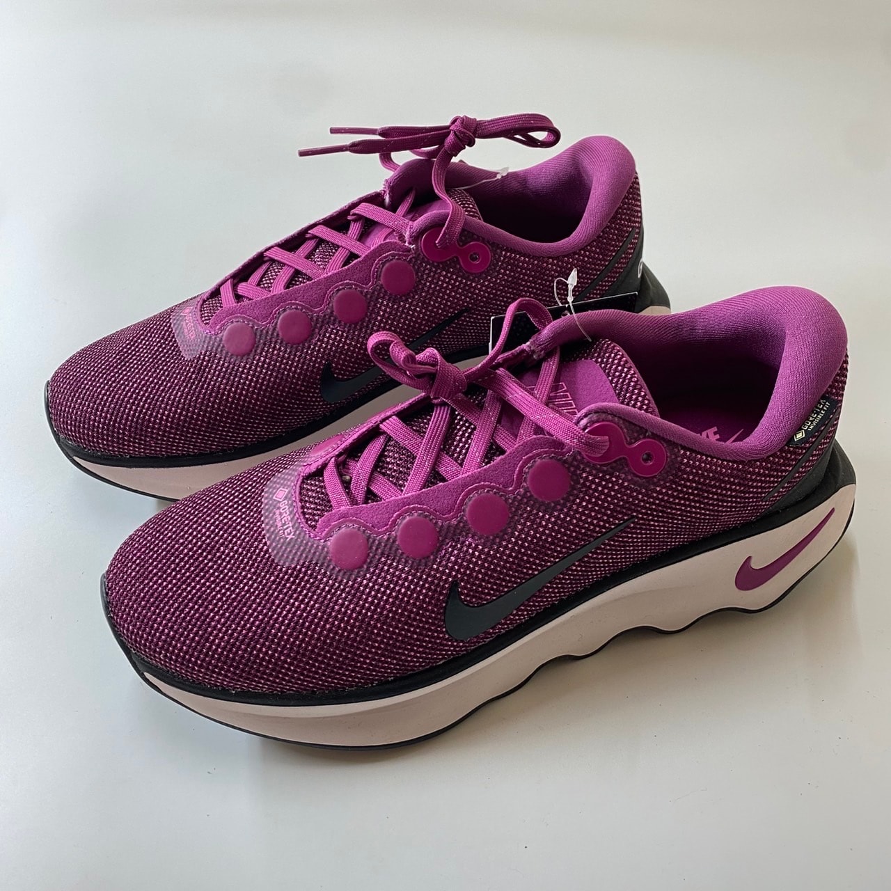 Nike Women's Motiva GORE-TEX "Bordeaux/Fire Pink/Cactus Flower"