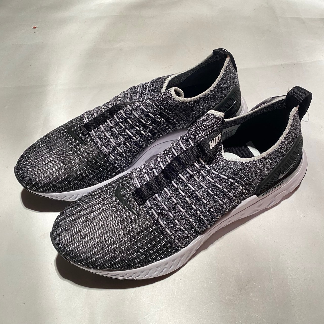 Nike Women's React Phantom Run Flyknit 2 "Black/White"