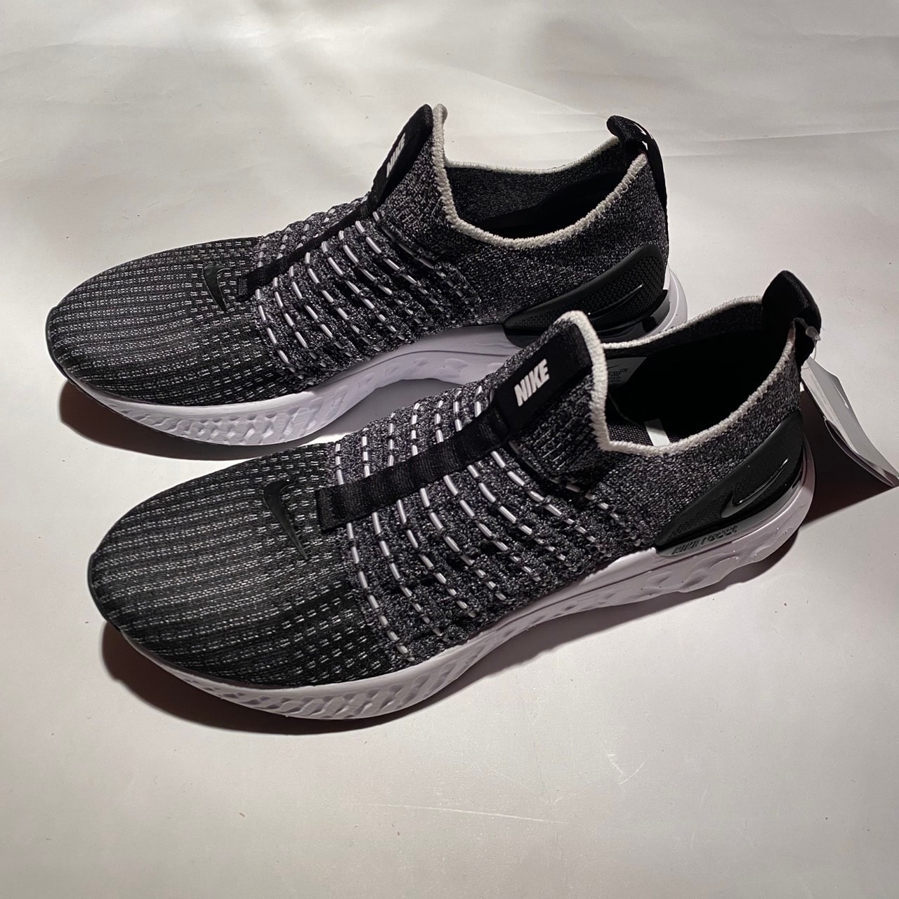 Nike Women's React Phantom Run Flyknit 2 "Black/White"
