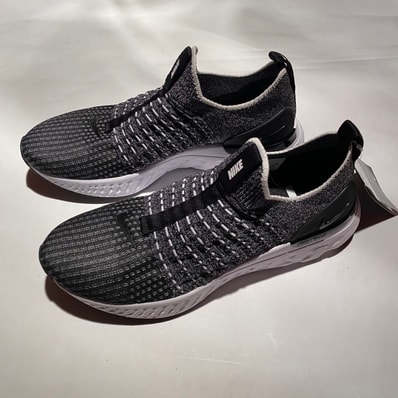 Nike Women's React Phantom Run Flyknit 2 "Black/White"