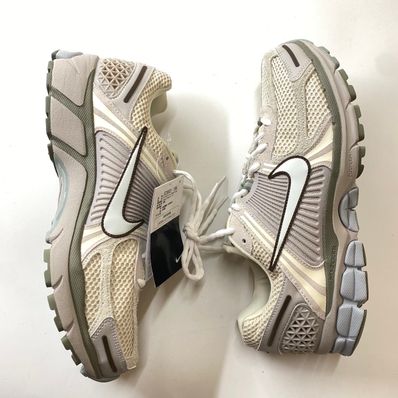 Nike Zoom Vomero 5 SE "Light Ore Wood Brown/Dark Stucco/Light Pumice"