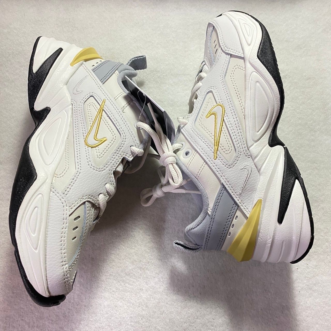 ナイキ ウィメンズ エムツーケー テクノ "プラチナムティント/セロリ"