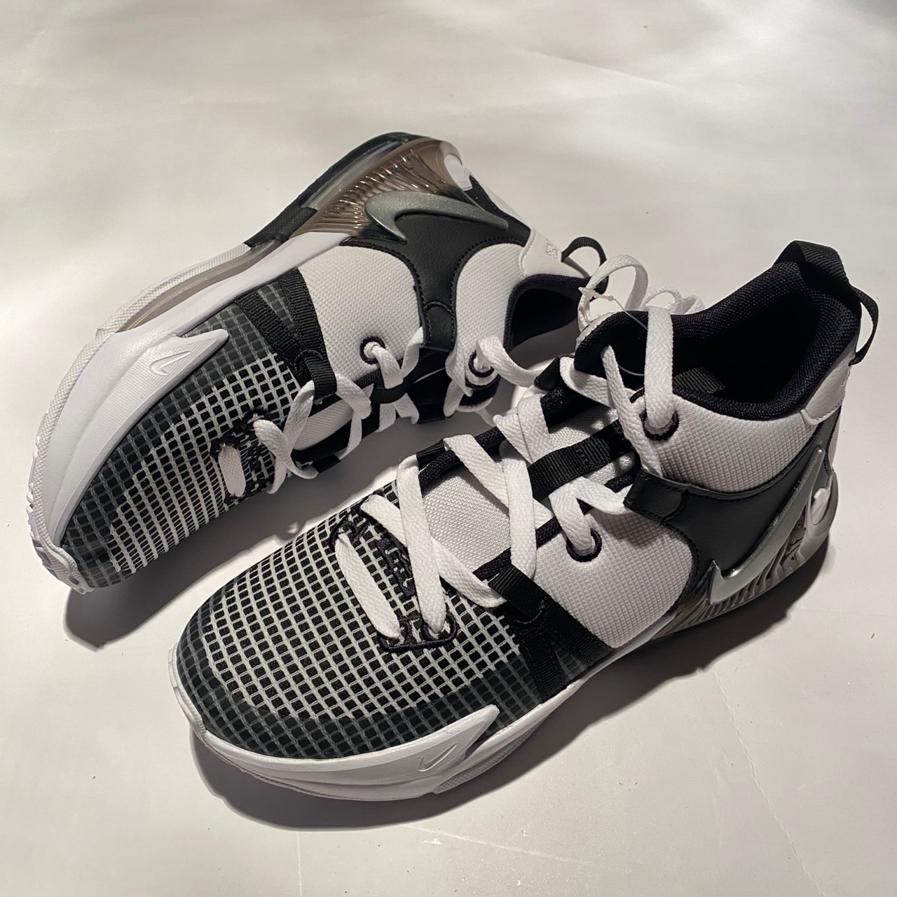 Nike GS LeBron Witness 7 "White/Black"