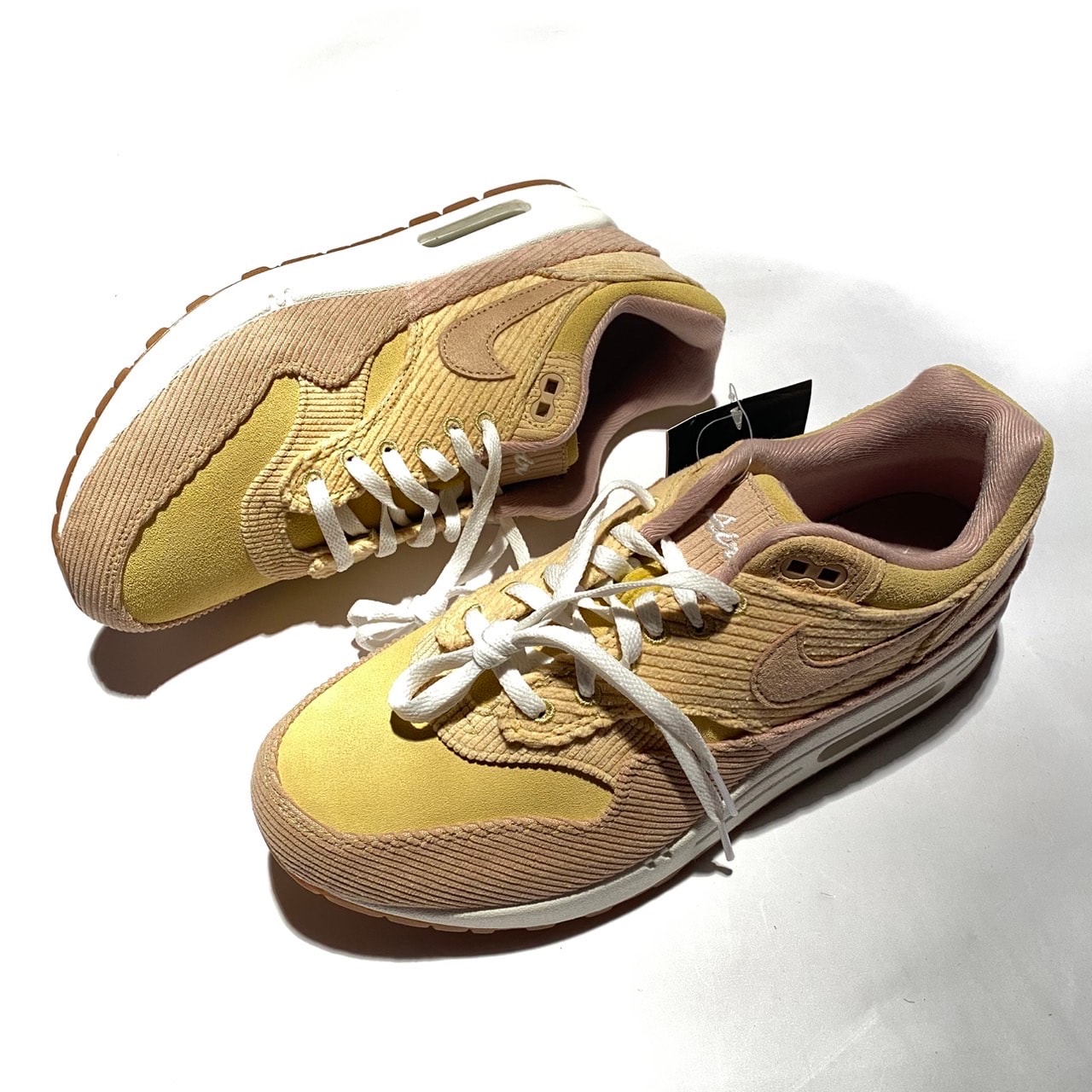 Nike Women's Air Max 1 SE "Buff Gold/Sesame/Gum Medium Brown/Hemp"