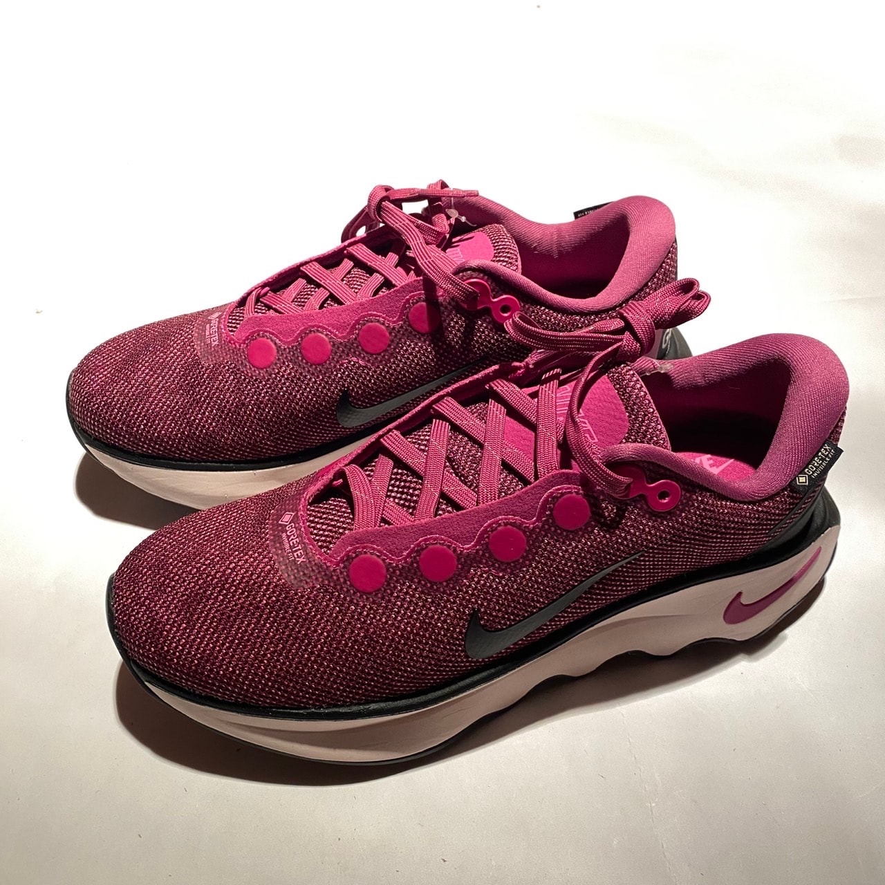 Nike Women's Motiva GORE-TEX "Bordeaux/Fire Pink/Cactus Flower"