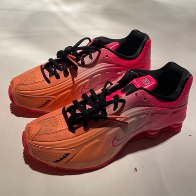 Nike Women's Shox R4 "Hyper Pink/Atomic Pink"