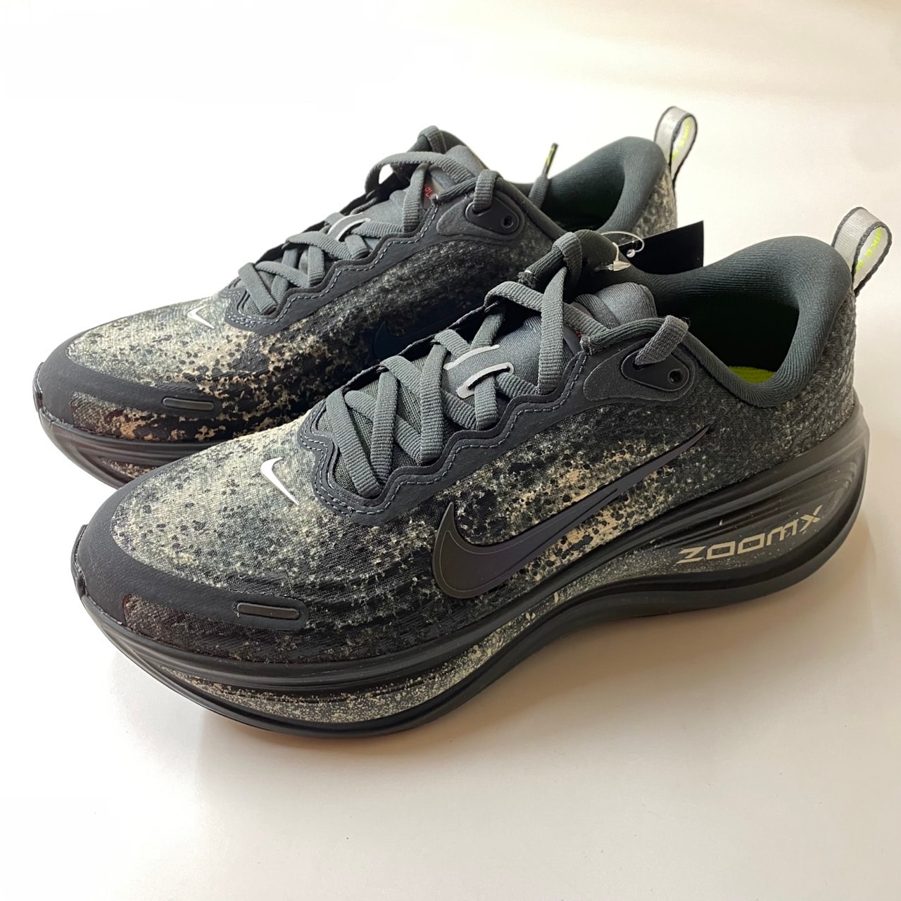 Nike Vomero Plus "Anthracite/Oatmeal/Volt/Black"