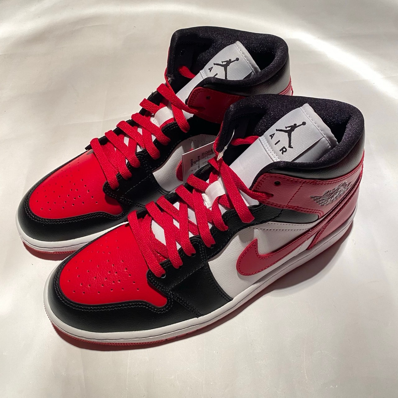 Nike Women's Air Jordan 1 Mid "Bred Toe"