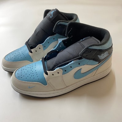 Nike Air Jordan 1 Mid SE "Blue Chill"