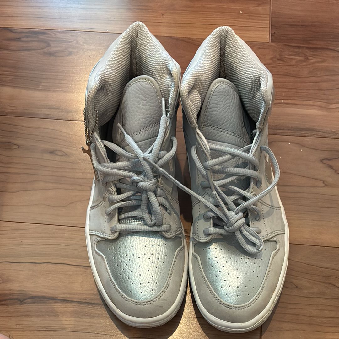 Nike Air Jordan 1 Retro + High "Neutral Grey/Metallic Silver"