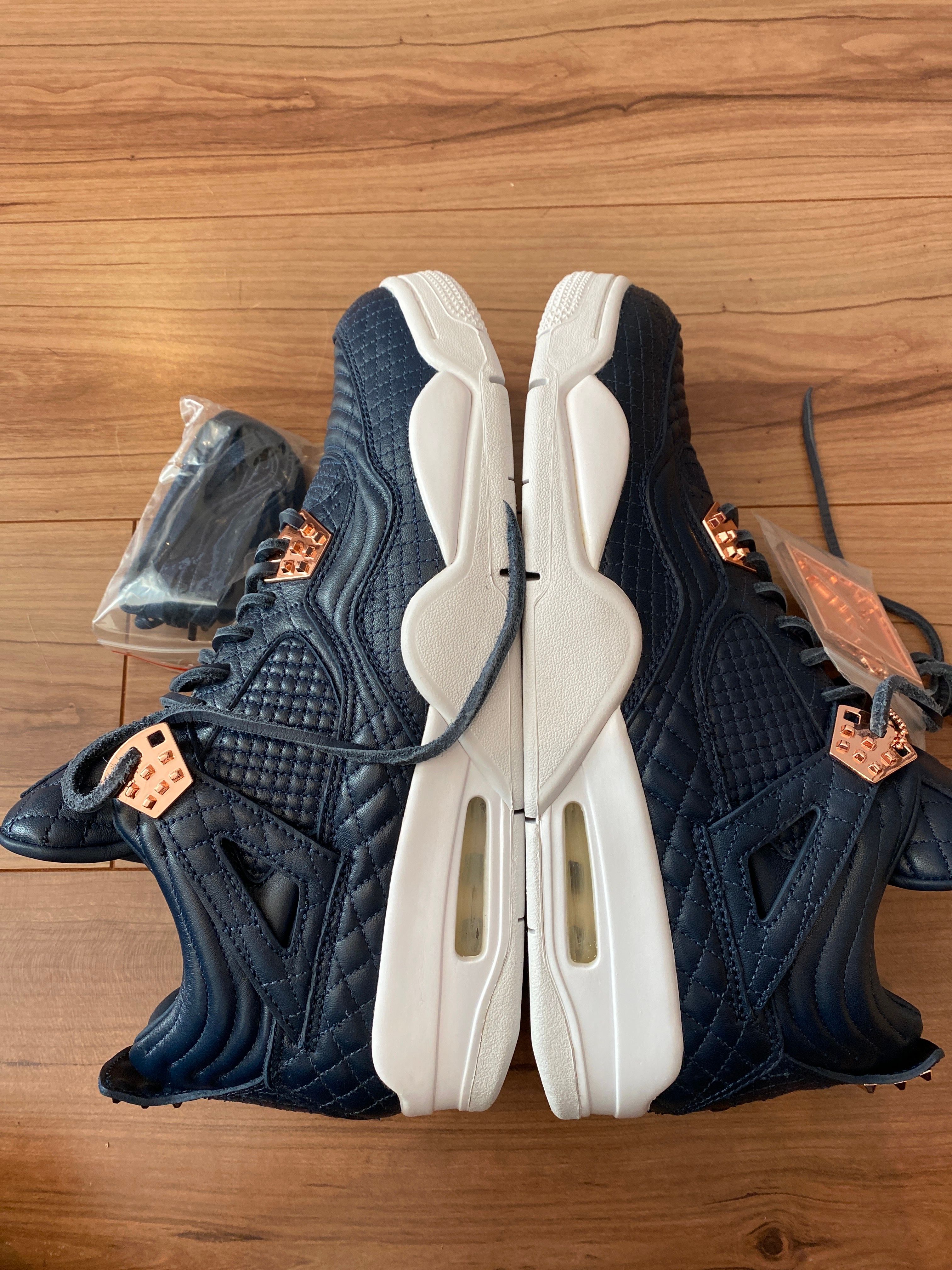 Nike Air Jordan 4 Retro "Obsidian"