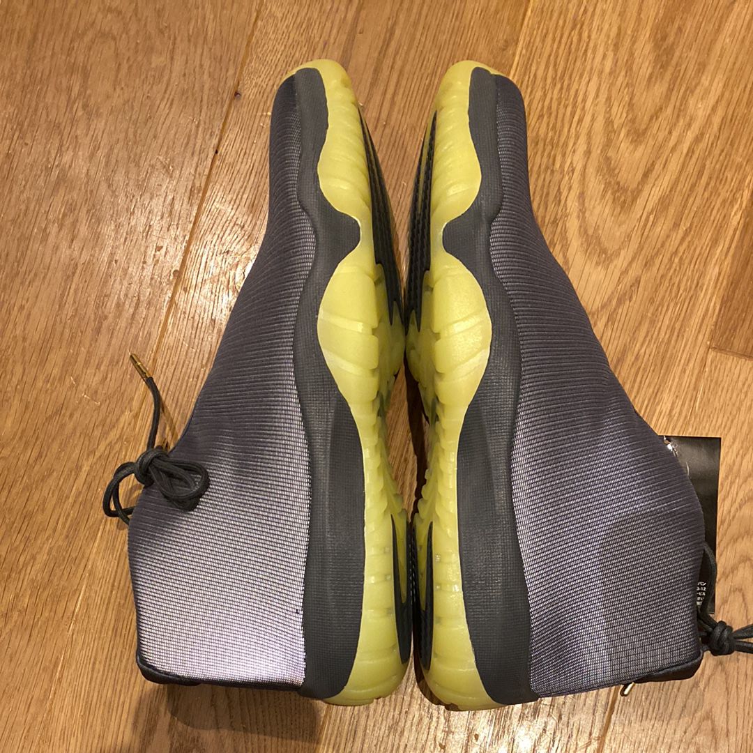 ナイキ エアジョーダン フューチャー "ダーク グレー ボルト"