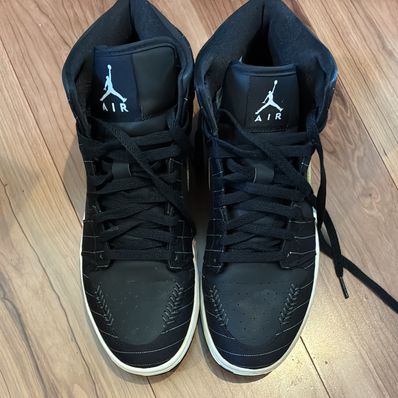 Nike Air Jordan 1 Retro Mid "Opening Day Black"