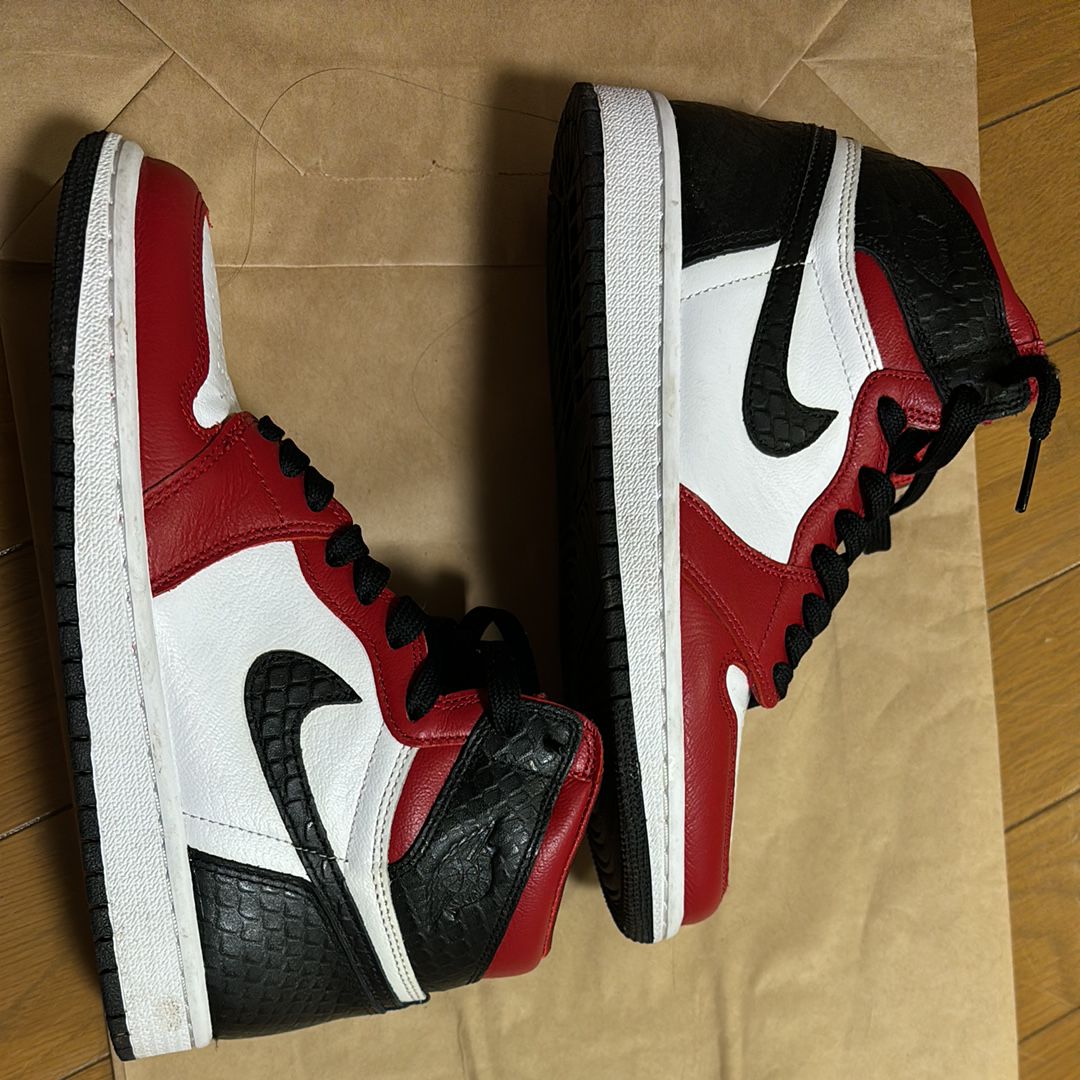 Nike Women's Air Jordan 1 High OG "Satin Red"