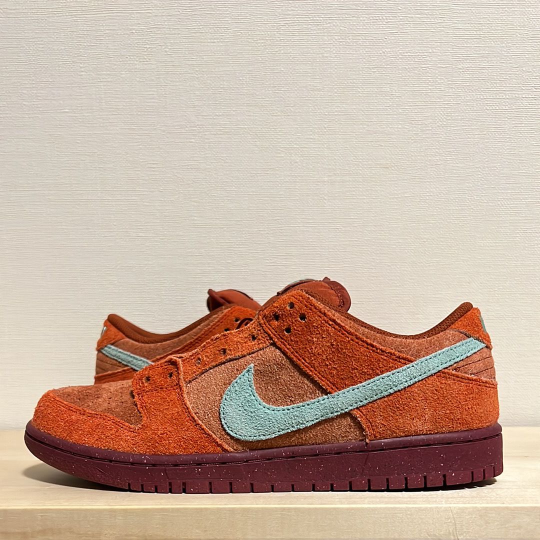 Nike SB Dunk Low Pro PRM "Mystic Red and Rosewood"