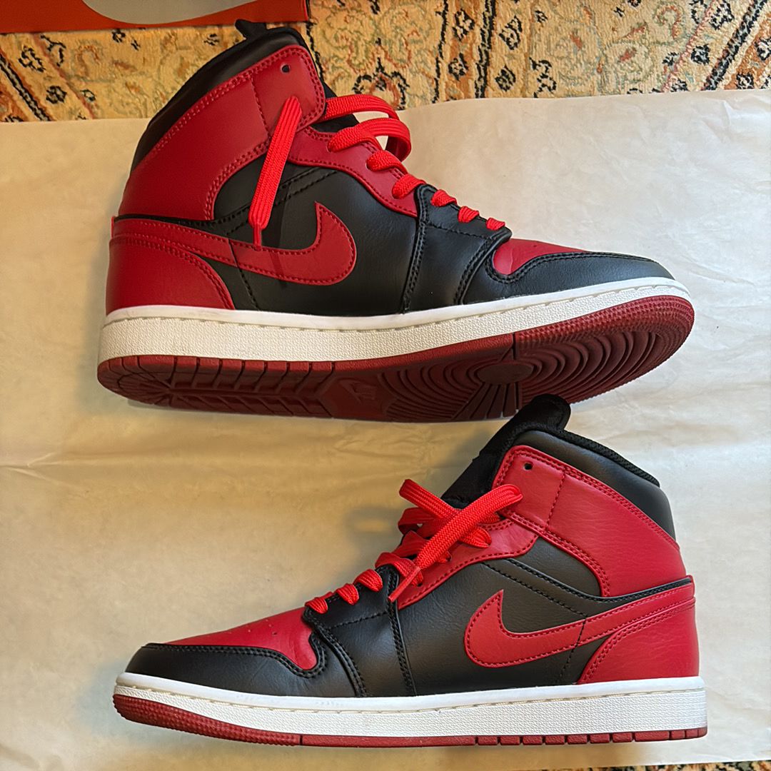 Nike Air Jordan 1 Mid "Bred"