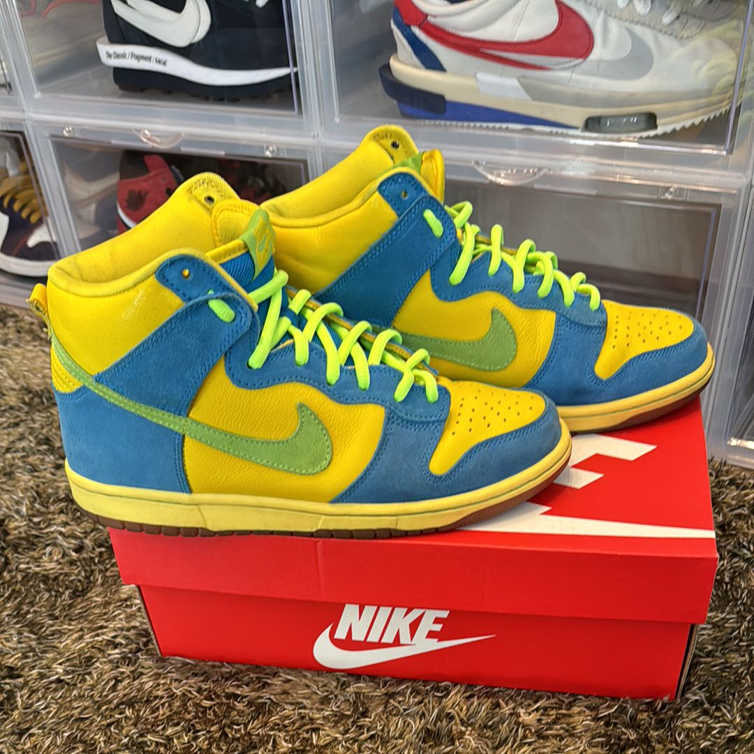 Nike SB Dunk High "Marge Simpson"