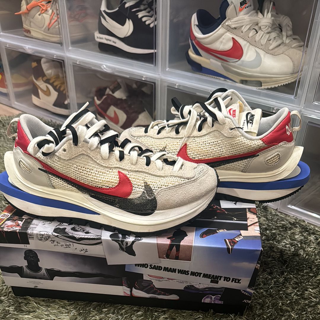 sacai × Nike Vapor Waffle "Royal Fuchsia"