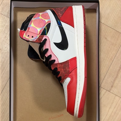 Spider-Man × Nike Air Jordan 1 Retro High OG SP "Spider-Man: Across the Spider-Verse/University Red"