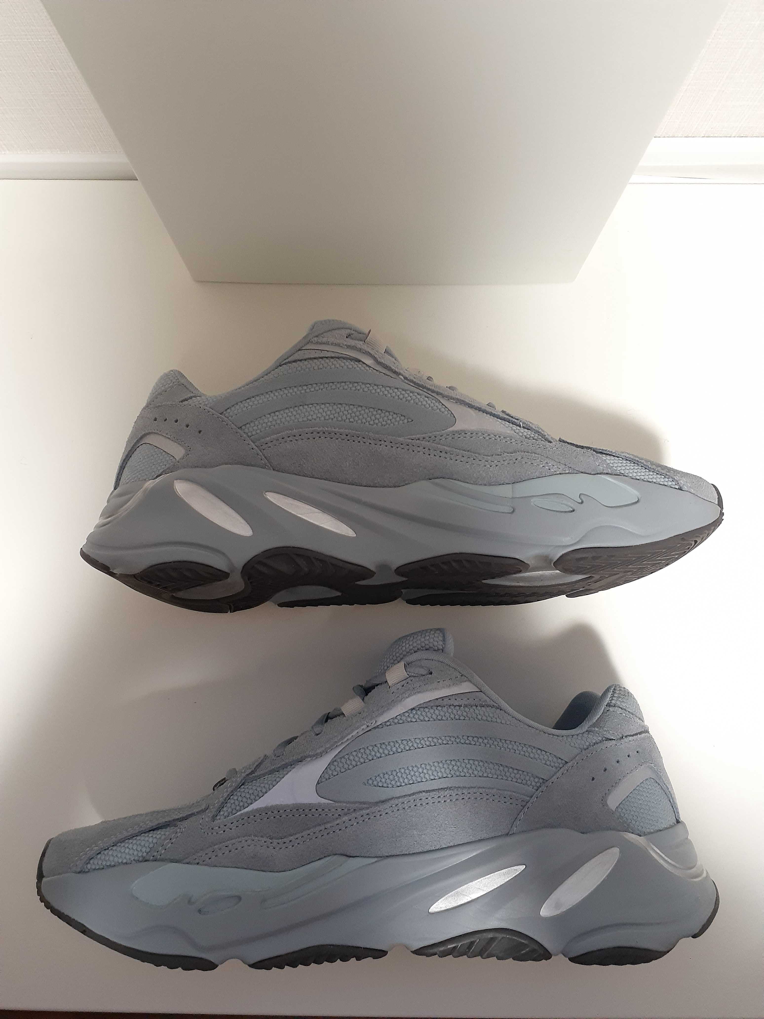 adidas Yeezy Boost 700 V2 "Hospital Blue"