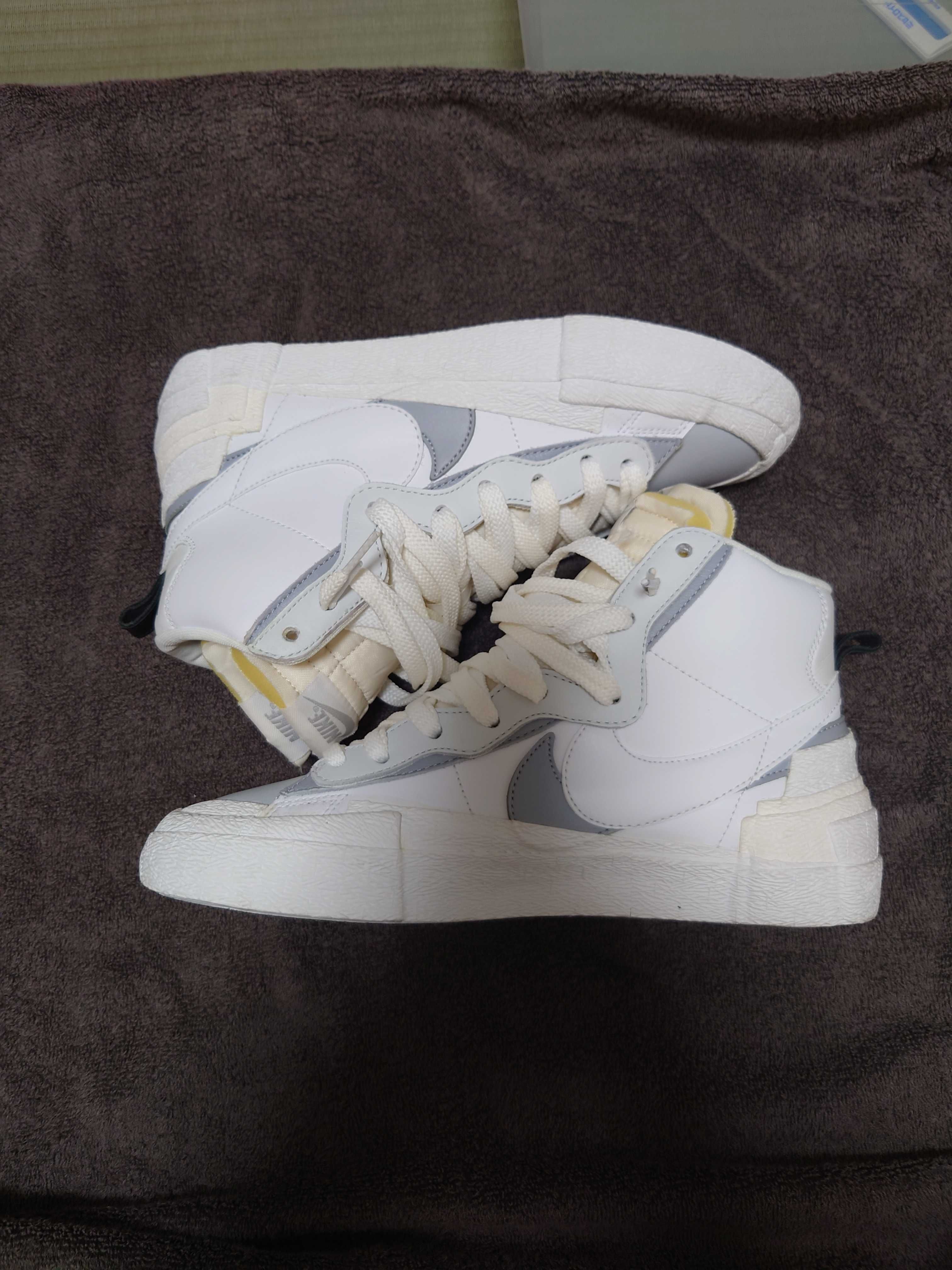 sacai × NIKE BLAZER MID "WHITE/WOLF GREY"