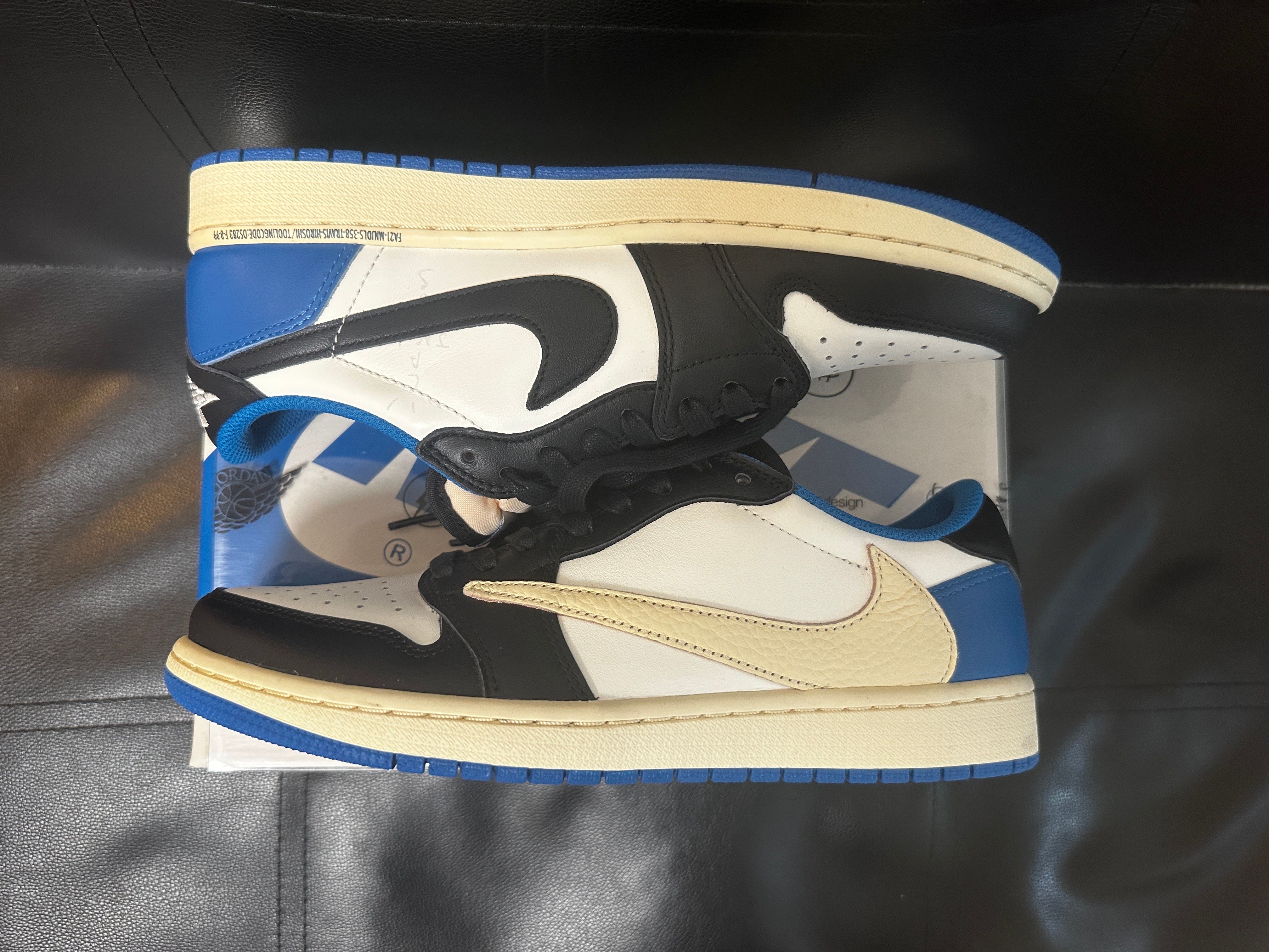 Travis Scott × fragment design × Nike Air Jordan 1 Low OG SP "Military Blue"