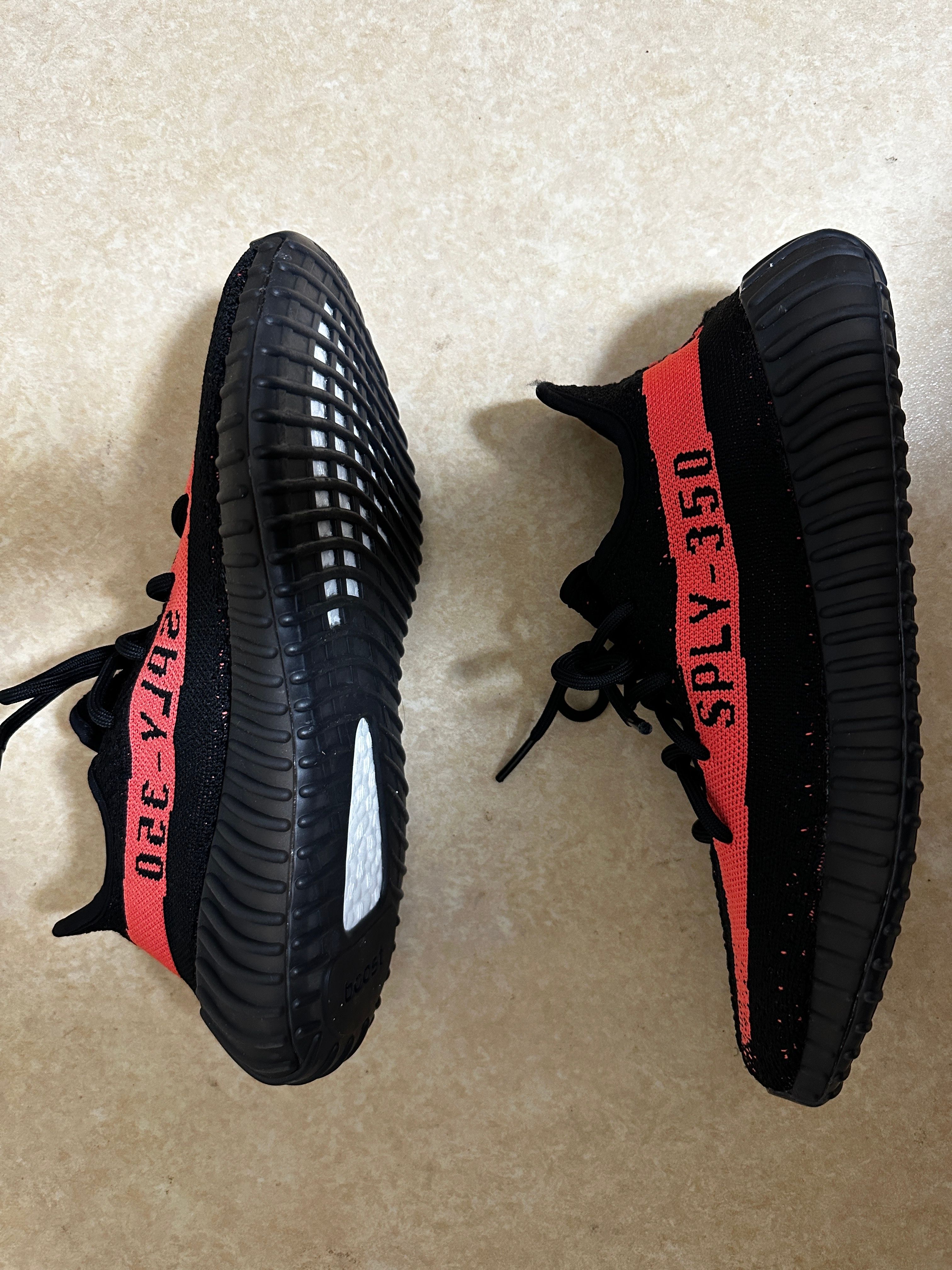 adidas YEEZY Boost 350 V2 "Core Black/Red"