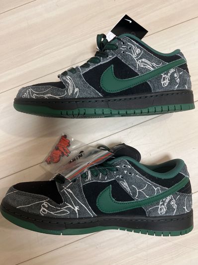 There Skateboards × Nike SB Dunk Low Pro "Anthracite and Gorge Green"