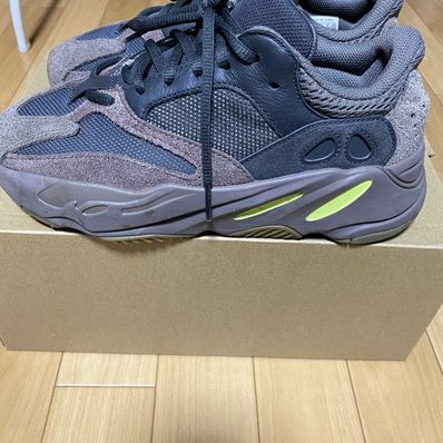 YEEZY BOOST 700 WAVE RUNNER DARK GREY