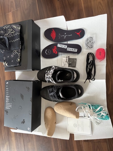 Travis Scott × Nike Air Jordan 1 Low OG SP "Black Phantom"
