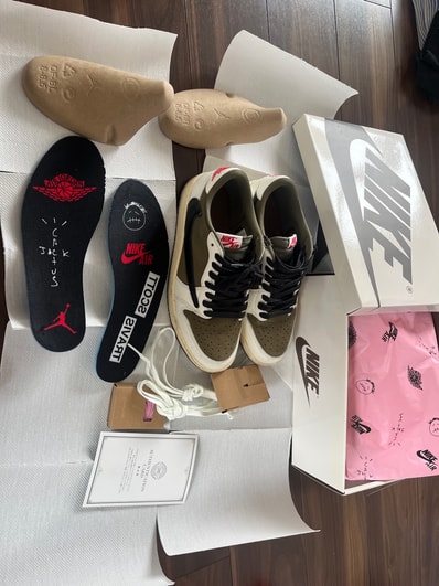 Travis Scott × Nike Air Jordan 1 Low OG SP "Reverse Olive"